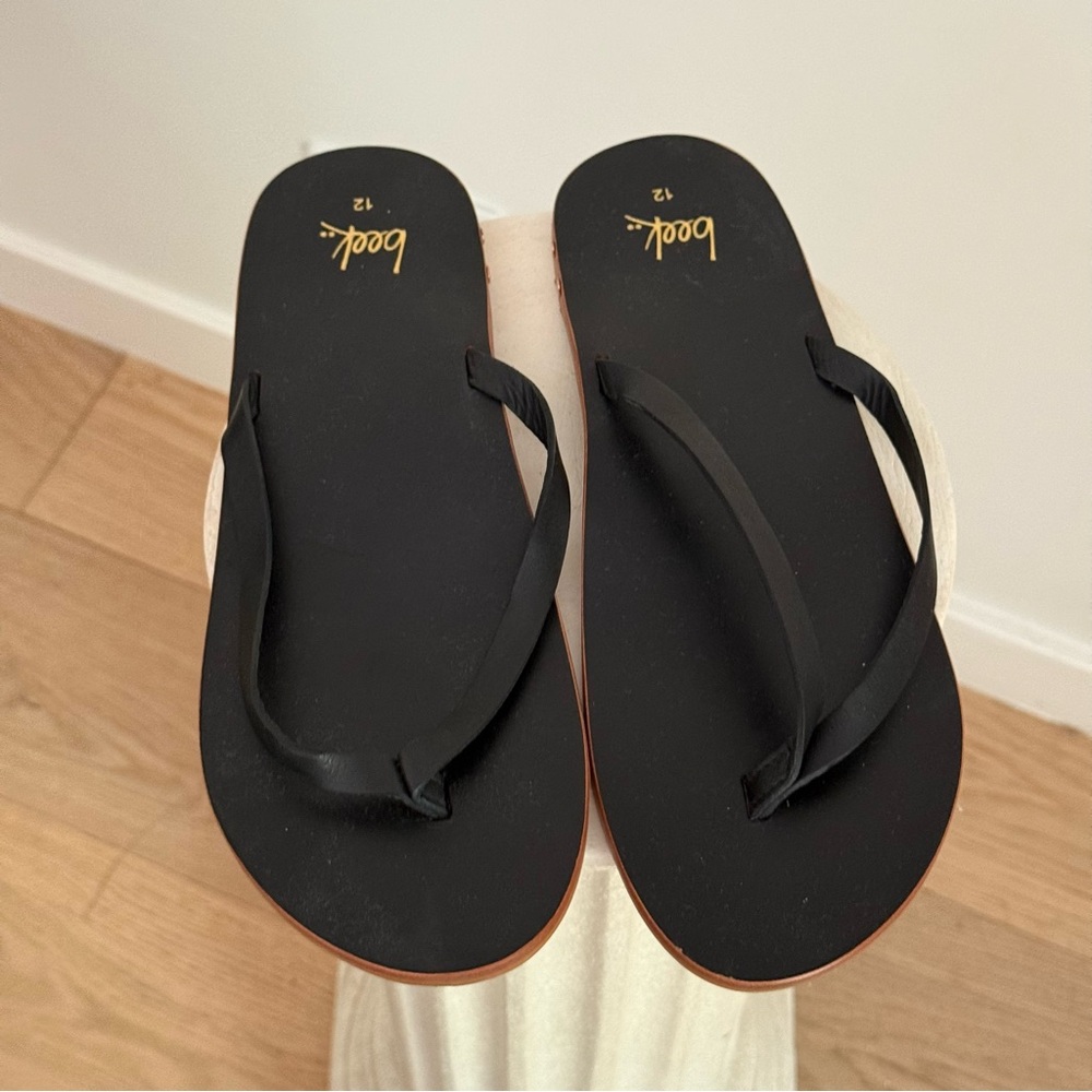 beek Seabird Leather Thong Sandal